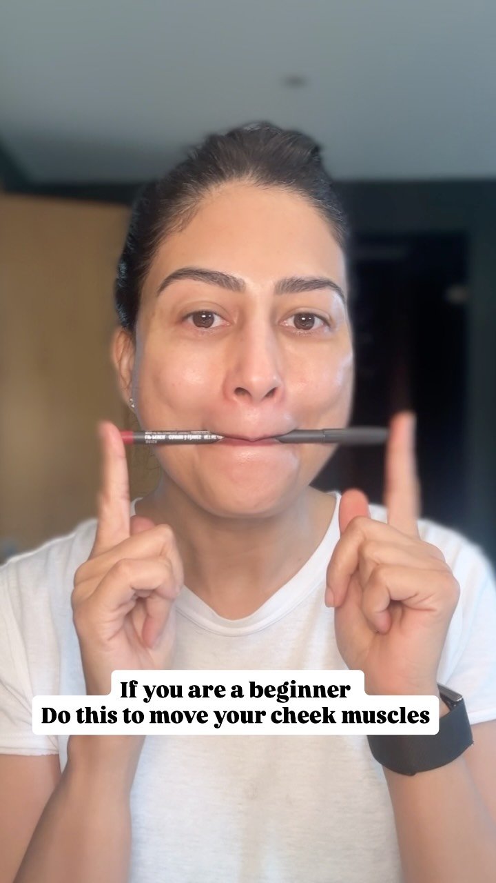 Beginner cheek exercise
If you’re new to face exercises, try this simple way to practise moving your cheek muscles.
Ho